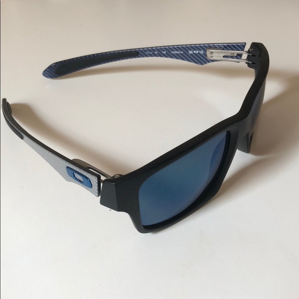 Oakley Jupiter Carbon